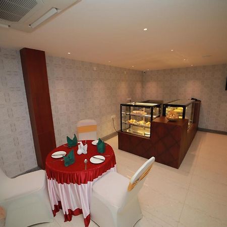 Nesma Palace Kannur Esterno foto