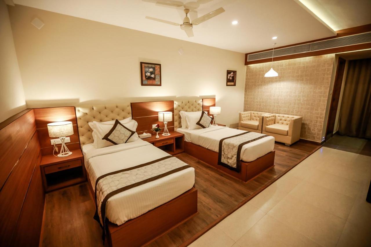 Nesma Palace Kannur Esterno foto
