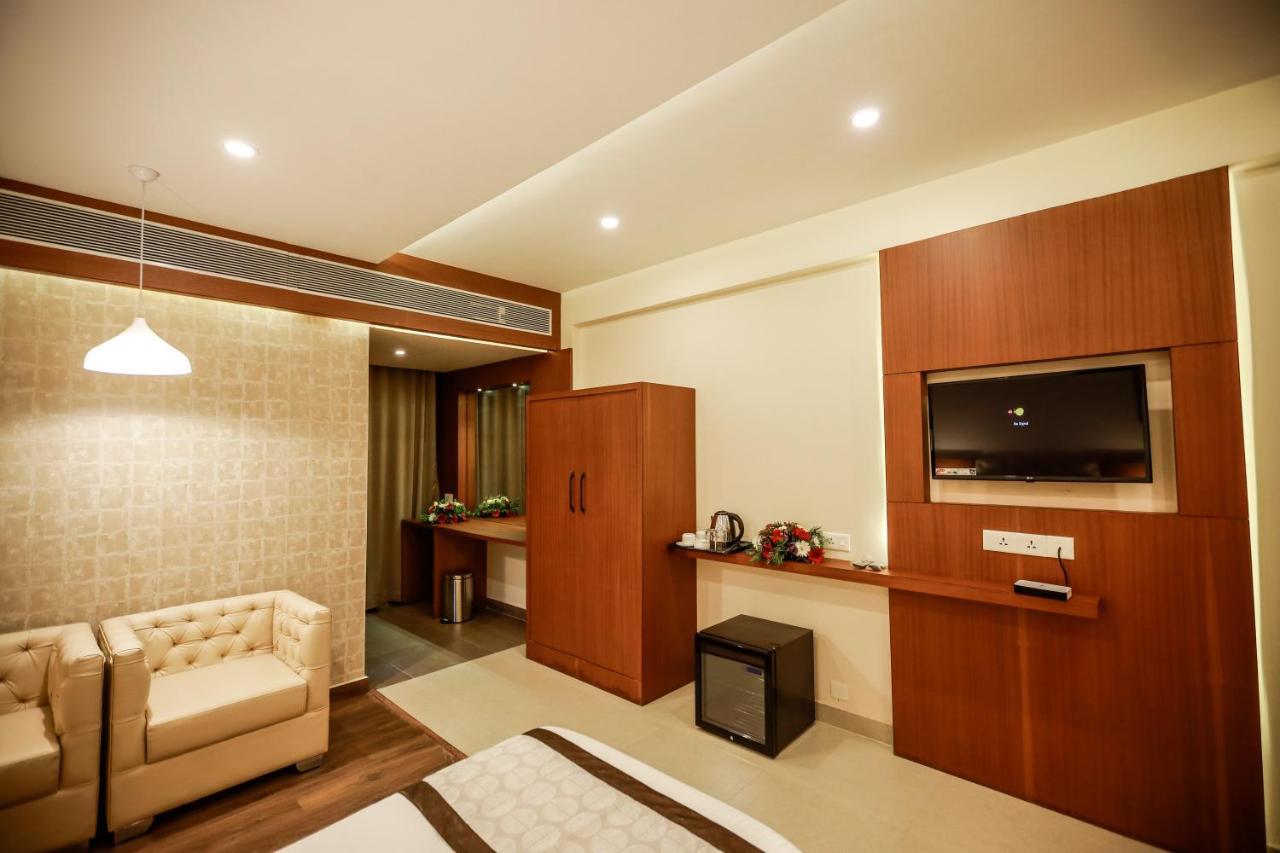 Nesma Palace Kannur Esterno foto