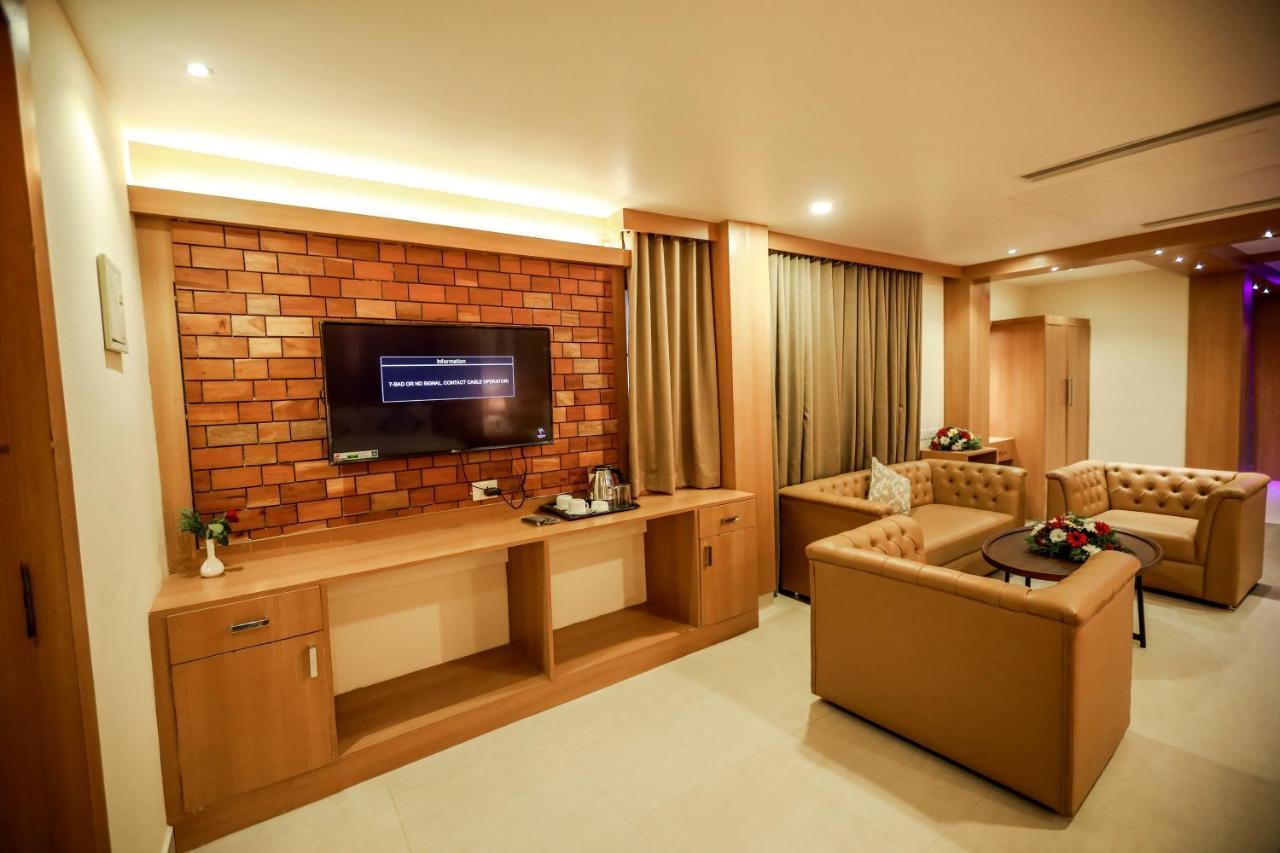 Nesma Palace Kannur Esterno foto