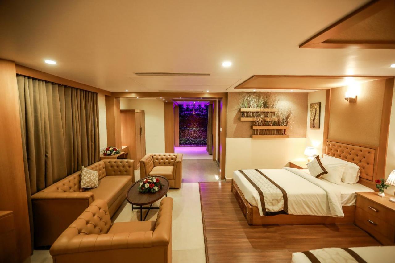 Nesma Palace Kannur Esterno foto