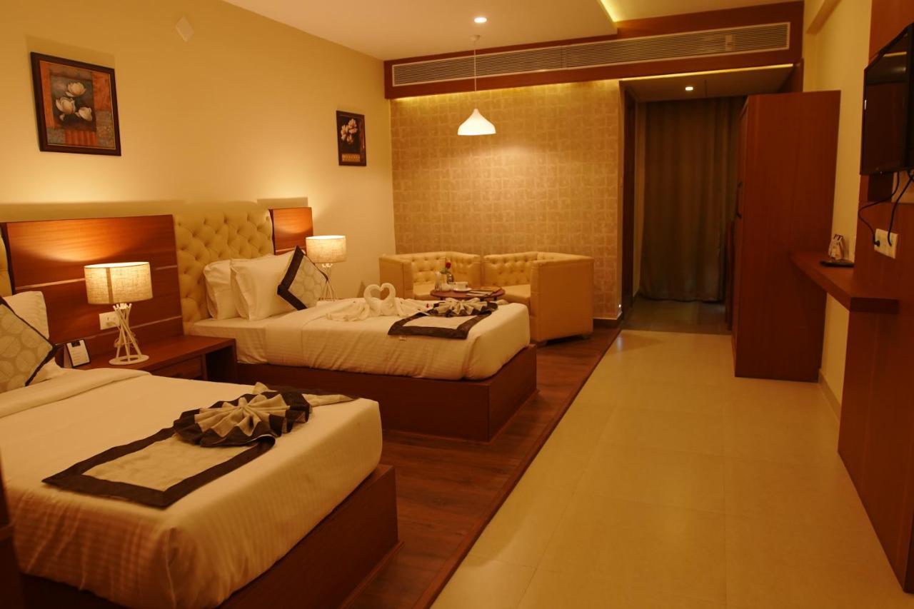 Nesma Palace Kannur Esterno foto